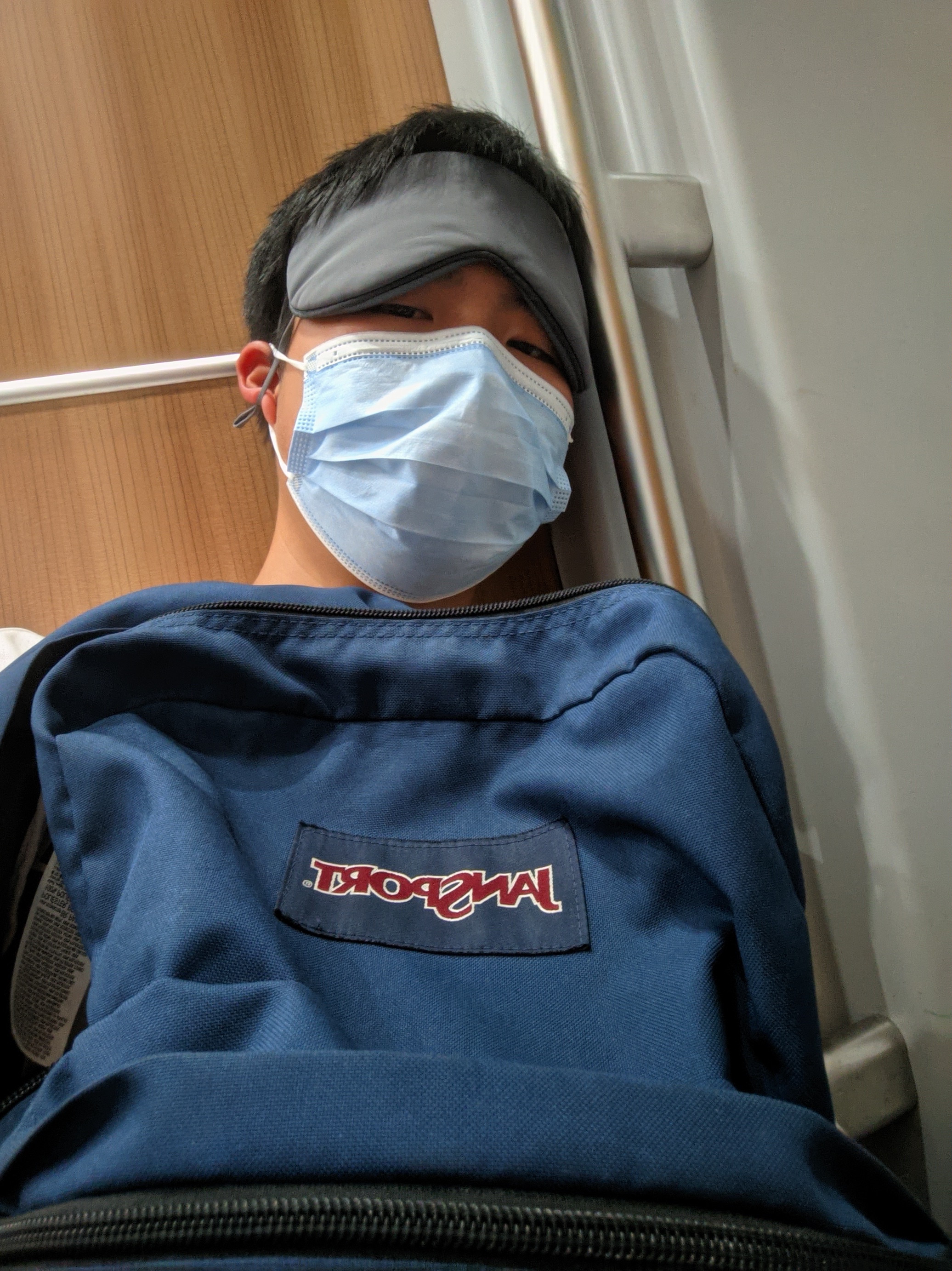坐过无数次通宵硬座